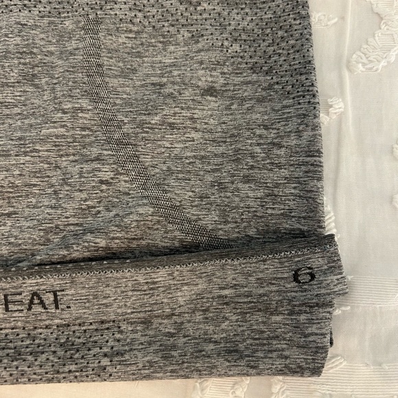 Lululemon swiftly tech, grey, size 6 - Picture 3 of 3